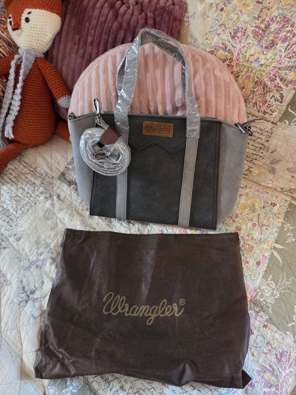 Wrangler Women's Two-Tone Gray Tote Bag And Matching Wallet